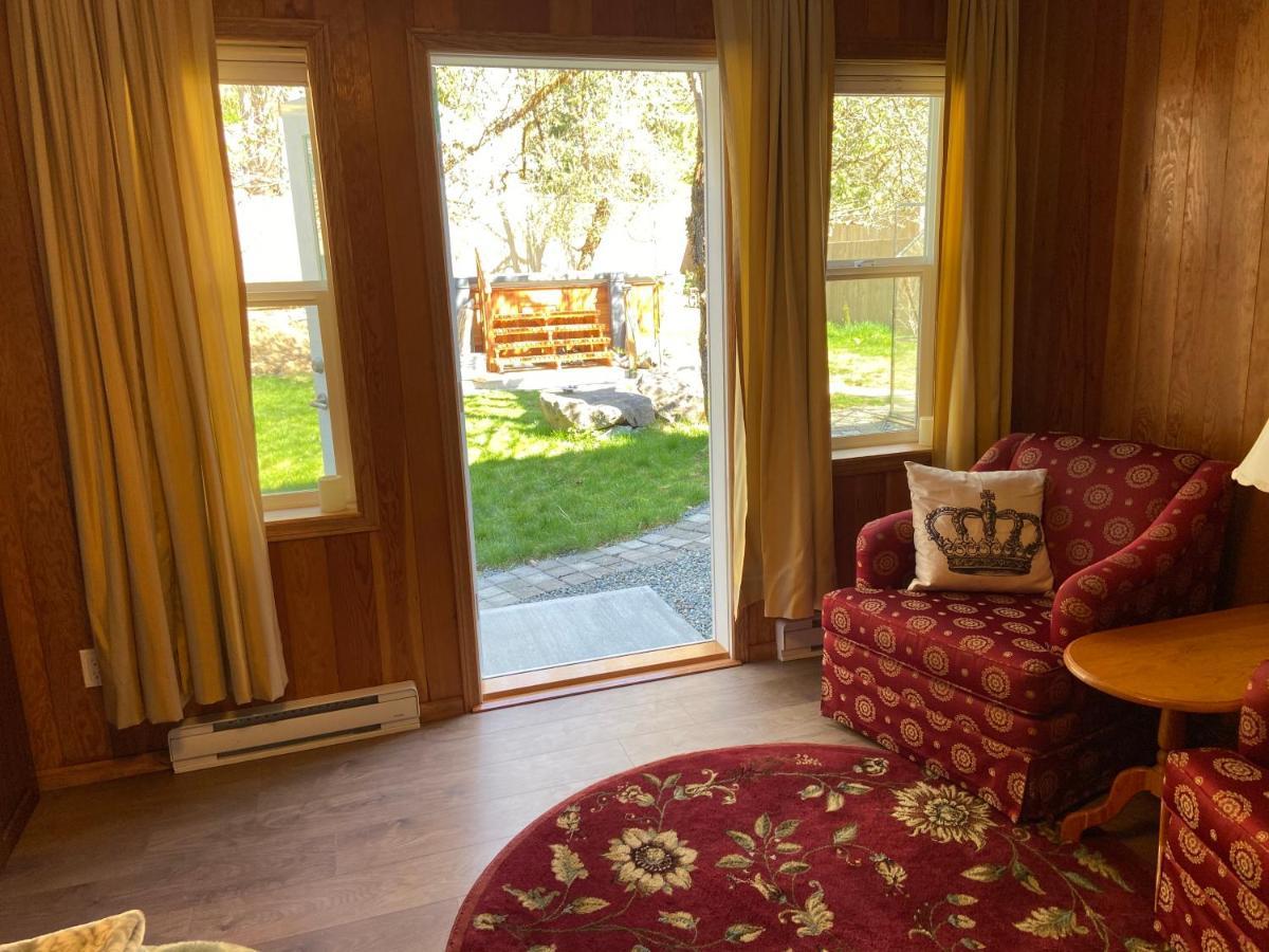 Crown House B&B Lake Cowichan Exterior foto