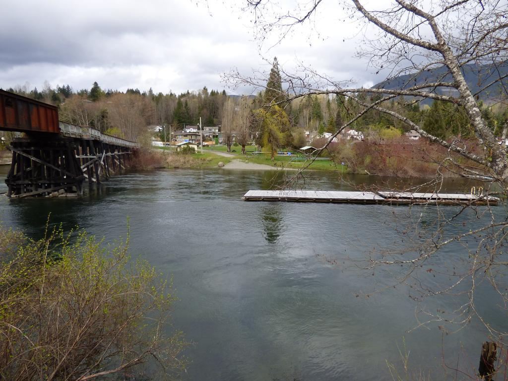 Crown House B&B Lake Cowichan Exterior foto