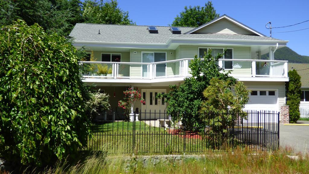 Crown House B&B Lake Cowichan Exterior foto