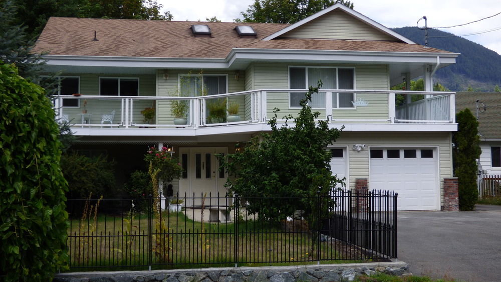 Crown House B&B Lake Cowichan Exterior foto
