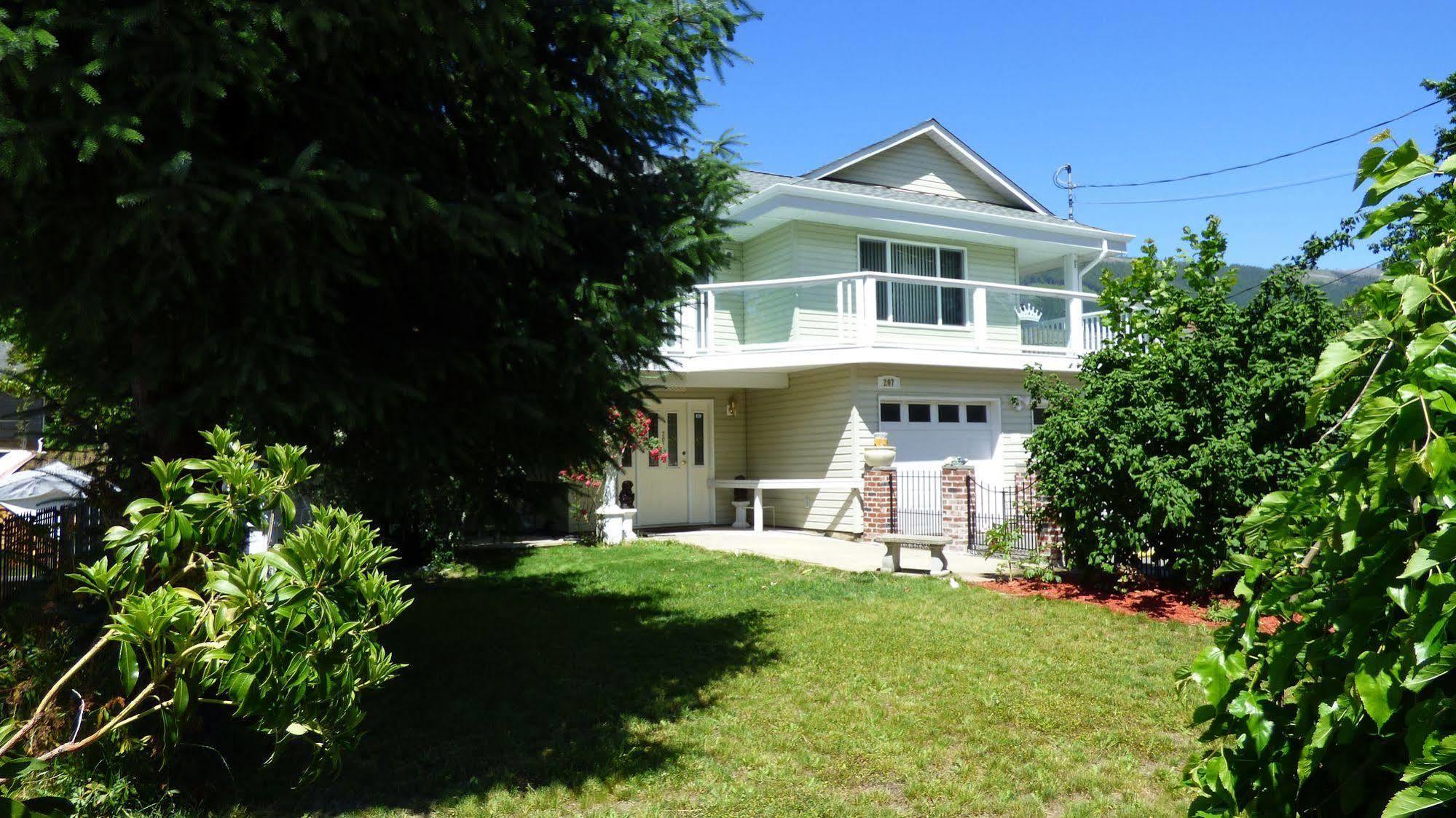 Crown House B&B Lake Cowichan Exterior foto