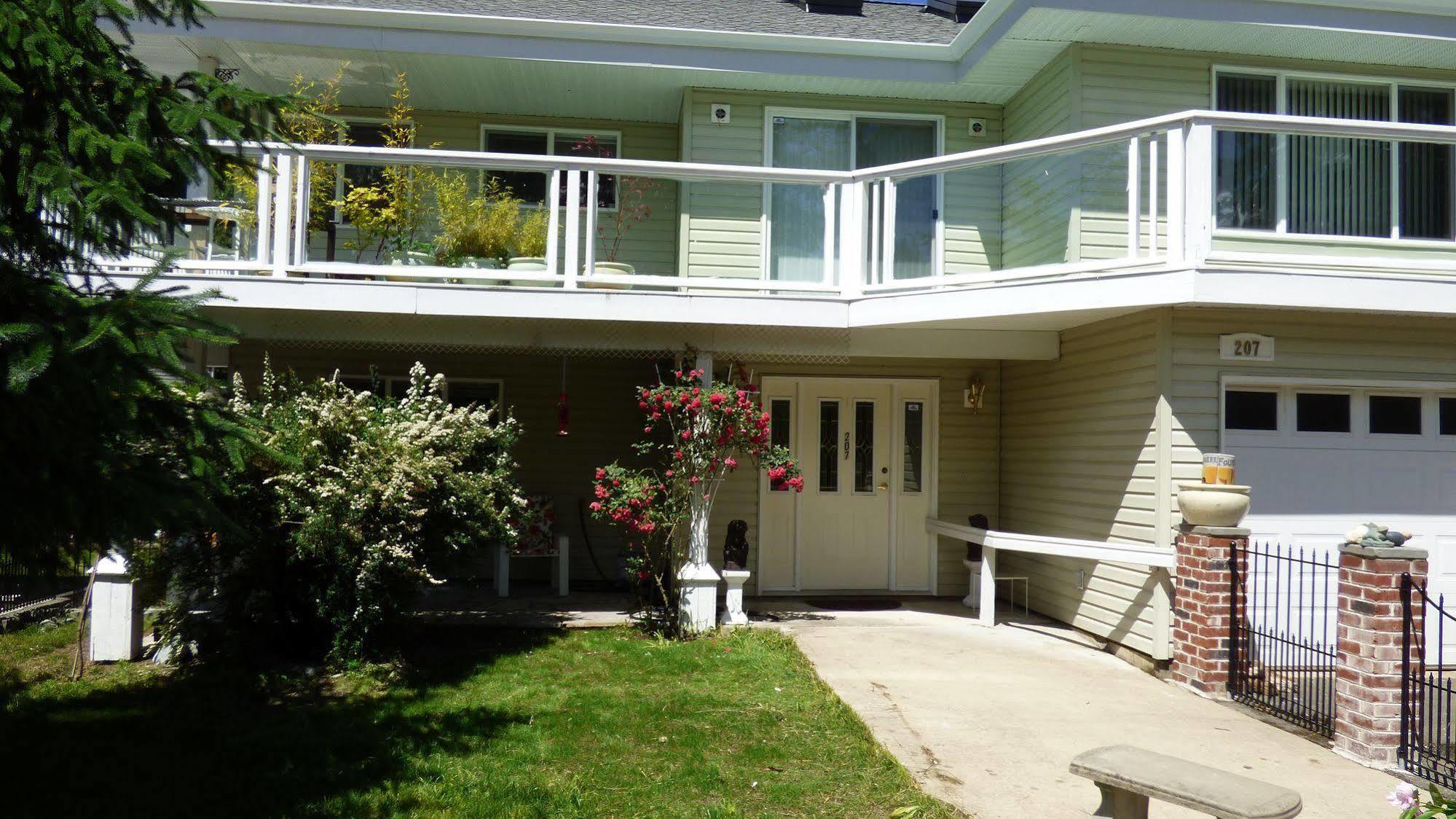 Crown House B&B Lake Cowichan Exterior foto